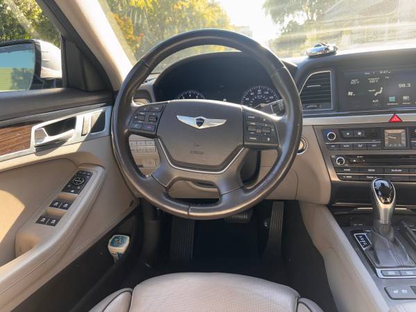 2015 Genesis Sedan — photo 8
