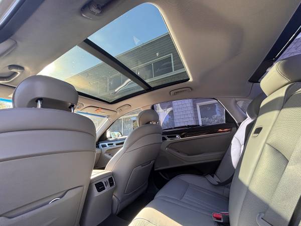 2015 Genesis Sedan — photo 10