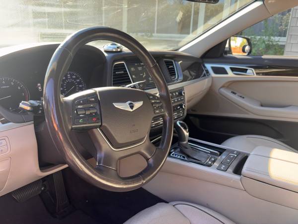 2015 Genesis Sedan — photo 7