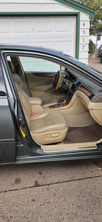2006 Lexus ES 330 Base 4dr Sedan Automatic — photo 9
