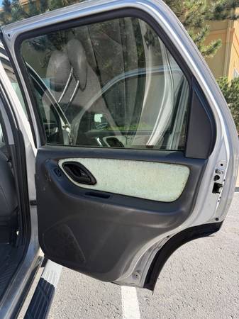 2005 Ford Escape XLT 3.0L Sport — photo 11