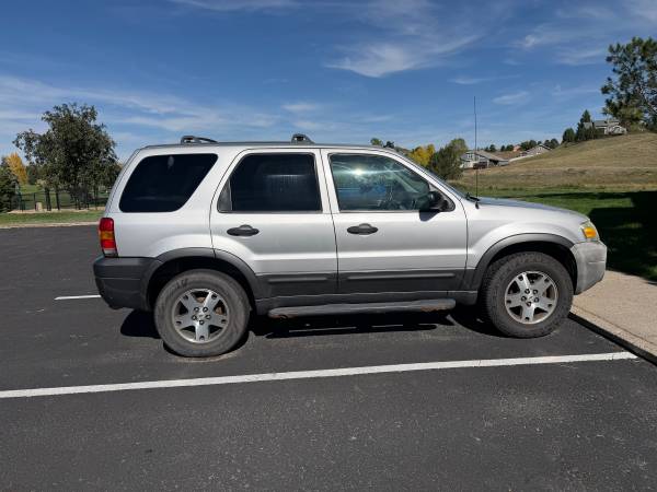 2005 Ford Escape XLT 3.0L Sport — photo 4