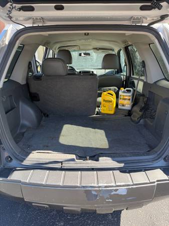2005 Ford Escape XLT 3.0L Sport — photo 7