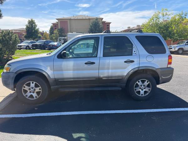 2005 Ford Escape XLT 3.0L Sport — photo 2