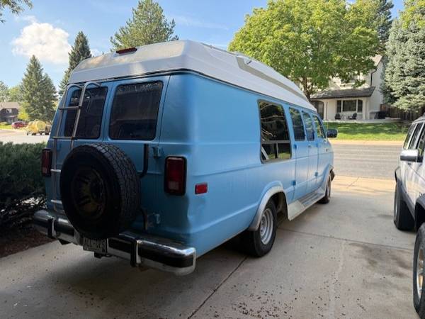 1991 Dodge RAM VAN B250 3dr Extended Cargo Van — photo 2