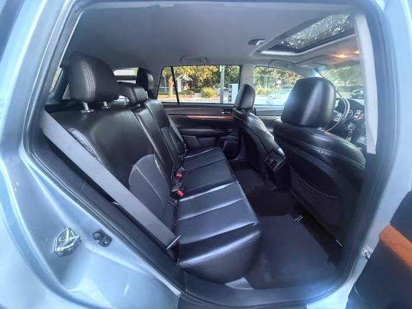 2013 Subaru Outback 2.5i Limited — photo 10