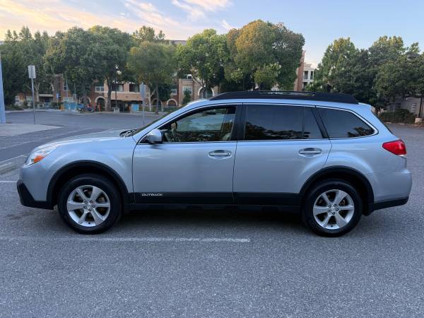 2013 Subaru Outback 2.5i Limited — photo 7