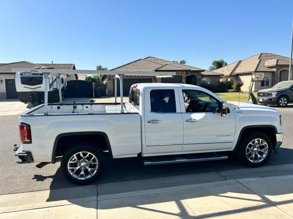 2017 GMC Sierra 1500 SLT 4x2 Double Cab 6.6 ft. box 143.5 in. WB Automatic — photo 2