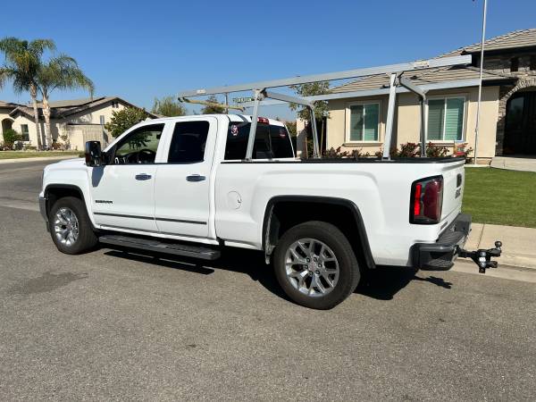 2017 GMC Sierra 1500 SLT 4x2 Double Cab 6.6 ft. box 143.5 in. WB Automatic — photo 1