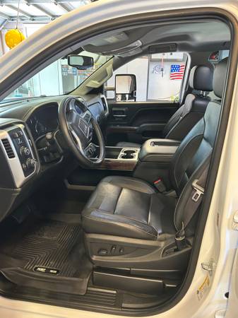 2017 GMC Sierra 1500 SLT 4x2 Double Cab 6.6 ft. box 143.5 in. WB Automatic — photo 6