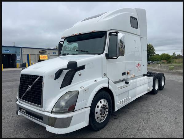 2007 Volvo Semi Truck — photo 1