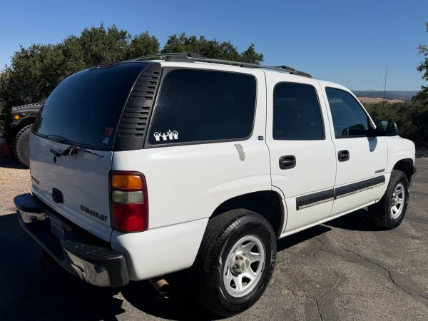2001 Chevrolet Tahoe LS 4dr 4x4 Automatic — photo 3