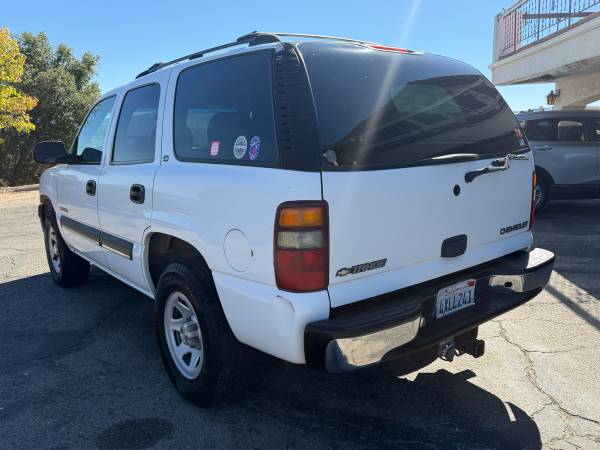 2001 Chevrolet Tahoe LS 4dr 4x4 Automatic — photo 2
