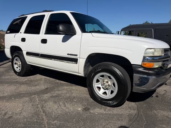 2001 Chevrolet Tahoe LS 4dr 4x4 Automatic — photo 1
