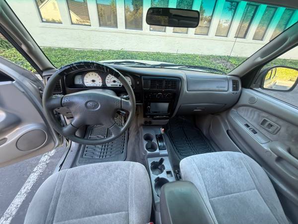 2002 Toyota Tacoma PreRunner — photo 12