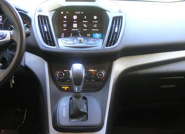 2016 Ford Escape SE 4dr 4x4 Automatic — photo 8