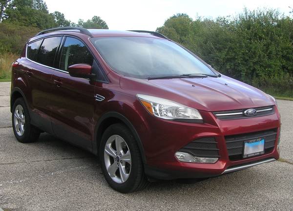 2016 Ford Escape SE 4dr 4x4 Automatic — photo 4