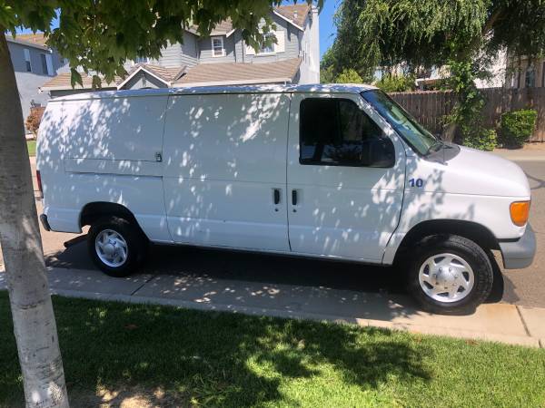 2006 Ford E 250 Commercial Cargo Van Automatic — photo 2