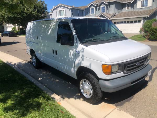 2006 Ford E 250 Commercial Cargo Van Automatic — photo 1