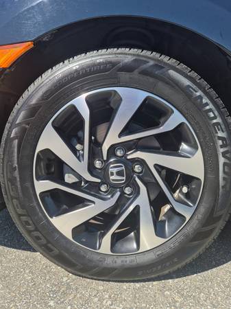 2016 Honda Civic LX 2dr Coupe CVT — photo 9