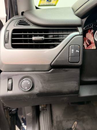 2015 Chevrolet Tahoe LS 4x2 Automatic — photo 2