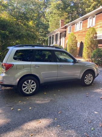 2012 Subaru Forester 2.5X Premium — photo 2