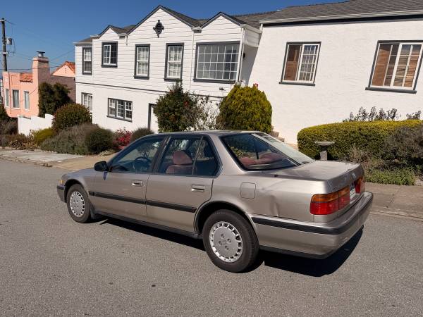 1990 Honda Accord LX 2dr Coupe — photo 5