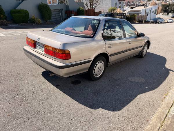 1990 Honda Accord LX 2dr Coupe — photo 3