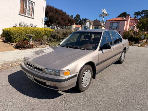 1990 Honda Accord LX 2dr Coupe — photo 8