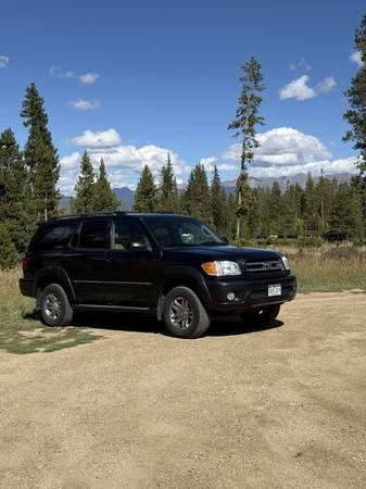 2004 Toyota Sequoia Limited V8 4x4 Automatic — photo 1