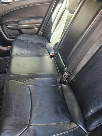 2014 Chrysler 300 S 4dr All-wheel Drive Sedan Automatic — photo 5