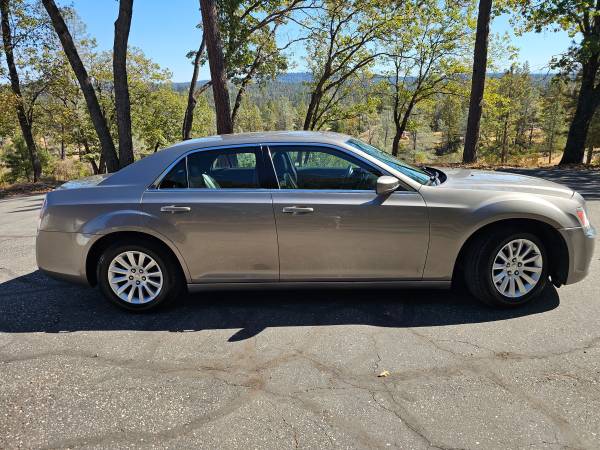 2014 Chrysler 300 S 4dr All-wheel Drive Sedan Automatic — photo 2