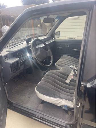 1991 Mitsubishi Mighty MAX Mighty Max 2dr One Ton Standard Cab LB — photo 5