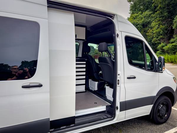 2024 Mercedes-Benz Sprinter 3500xd High Roof 4 Cyl Diesel HO Sprinter 3500XD Extended Cargo Van 170 in. WB All Wheel Drive Automatic — photo 10