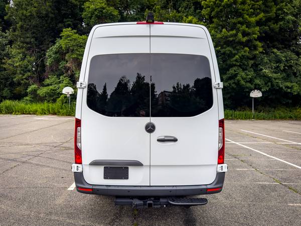 2024 Mercedes-Benz Sprinter 3500xd High Roof 4 Cyl Diesel HO Sprinter 3500XD Extended Cargo Van 170 in. WB All Wheel Drive Automatic — photo 4