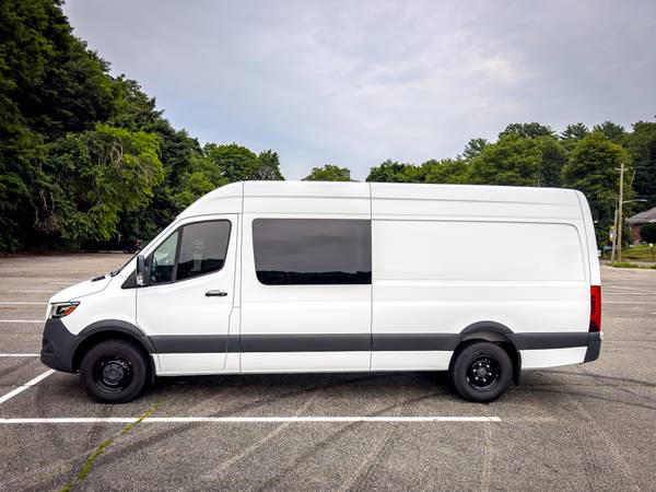 2024 Mercedes-Benz Sprinter 3500xd High Roof 4 Cyl Diesel HO Sprinter 3500XD Extended Cargo Van 170 in. WB All Wheel Drive Automatic — photo 2