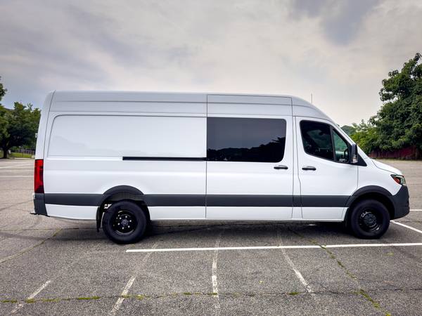 2024 Mercedes-Benz Sprinter 3500xd High Roof 4 Cyl Diesel HO Sprinter 3500XD Extended Cargo Van 170 in. WB All Wheel Drive Automatic — photo 6