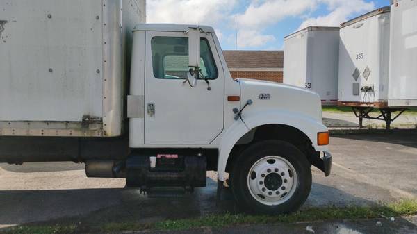 1997 Nissan Truck E 2dr S xtended Cab SB — photo 2