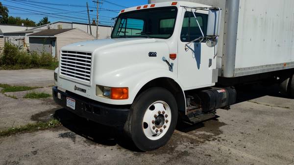1997 Nissan Truck E 2dr S xtended Cab SB — photo 1