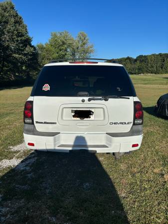 2004 Chevrolet Trailblazer LS 4x4 Automatic — photo 3