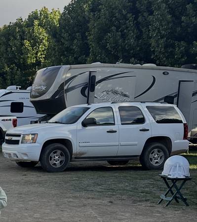 2008 Chevrolet Tahoe Special Services 4x4 Automatic — photo 2