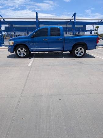 2007 Dodge RAM 1500 ST 4x4 Quad Cab 140.5 in. WB Manual — photo 1