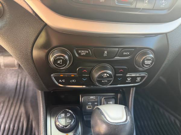 2014 Jeep Cherokee Trailhawk 4dr 4x4 Automatic — photo 8