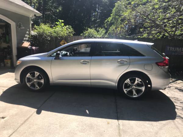2011 Toyota Venza Base — photo 1