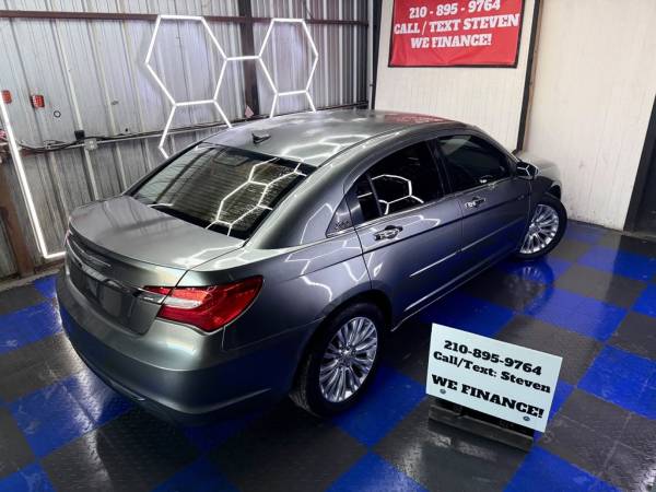 2012 Chrysler 200 S 4dr Sedan Automatic — photo 10