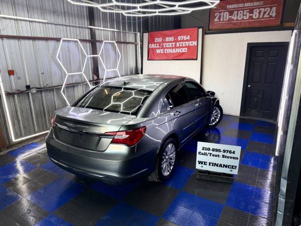 2012 Chrysler 200 S 4dr Sedan Automatic — photo 11