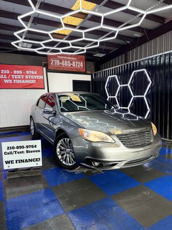2012 Chrysler 200 S 4dr Sedan Automatic — photo 3