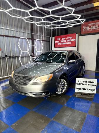 2012 Chrysler 200 S 4dr Sedan Automatic — photo 2