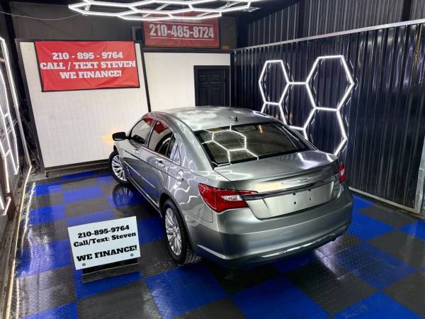 2012 Chrysler 200 S 4dr Sedan Automatic — photo 12