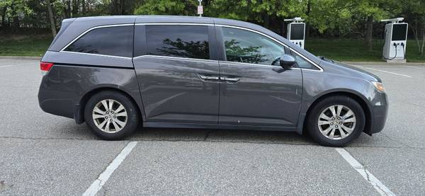 2016 Honda Odyssey EX Passenger Van Automatic — photo 4